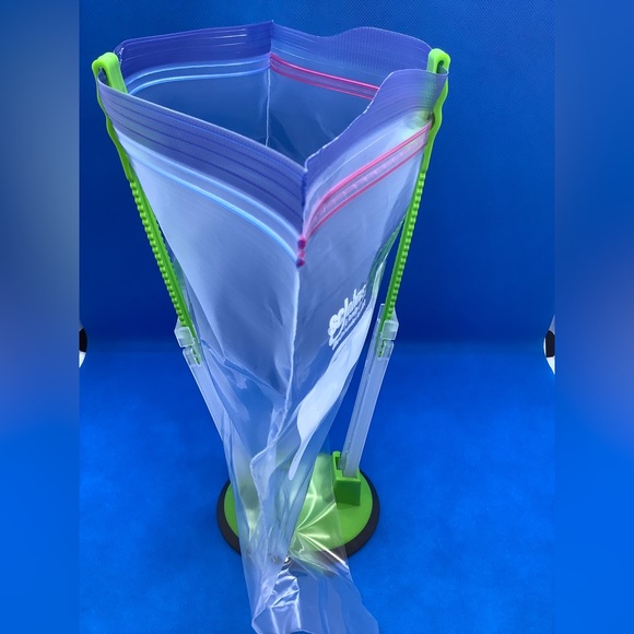 Adjustable Bag Holder For Food Storage - Picture 5 of 6